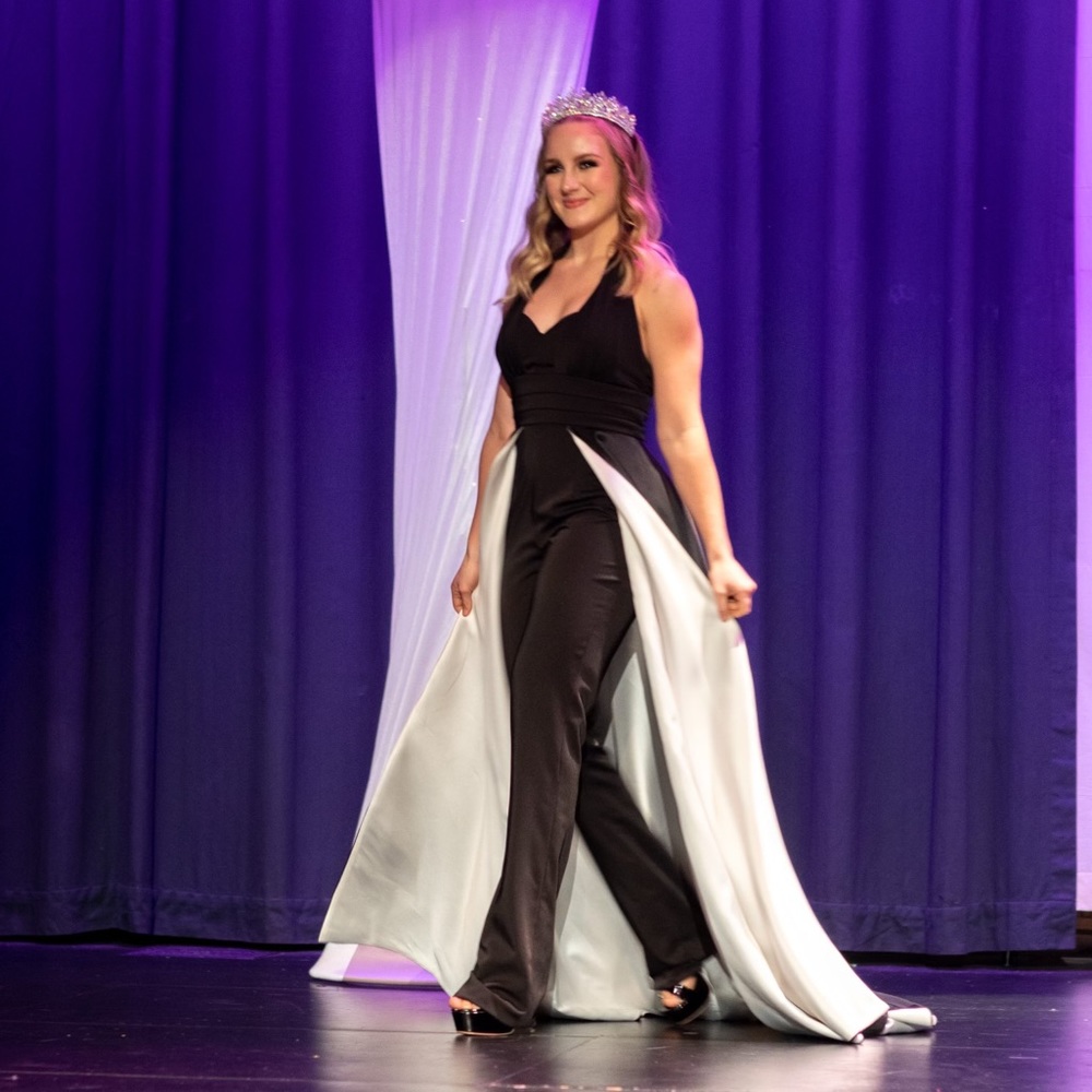 Jovani jumpsuit with train- size 4